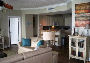 Gorgeous 2 Bedr Unit; Great Balc views; Beach Srvc Incl; Monthly Winter Rates.