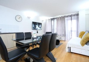 Gorgeous 2 bedroom 2 bathroom Woolwich