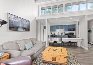 Gorgeous 2BR Home In Town, Minutes from Skiing!