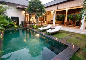 Gorgeous 2BR Villa Set In Seminyak! 2Min Drive To Seminyak Square! W/Swim Pool!
