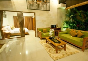 Gorgeous 2BR Villa Set In Seminyak! 2Min Drive To Seminyak Square! W/Swim Pool!