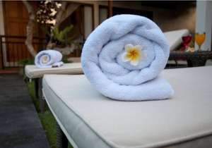 Gorgeous 2BR Villa Set In Seminyak! 2Min Drive To Seminyak Square! W/Swim Pool!