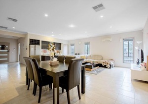 Gorgeous 4BR home in Point Cook