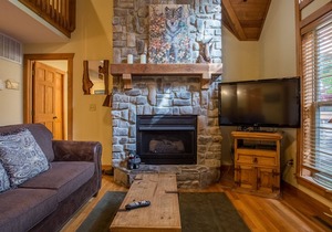 Gorgeous and Spacious Stonebridge Lodge! Close to Branson and Pet Friendly!