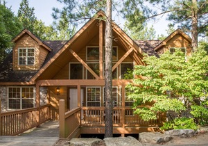 Gorgeous and Spacious Stonebridge Lodge! Close to Branson and Pet Friendly!