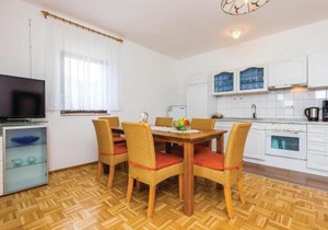 Gorgeous Apartment In Klenovica With Wifi