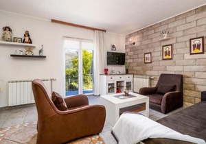 Gorgeous Apartment In Gruda With Wifi