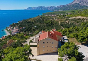 Gorgeous apartment in Krvavica