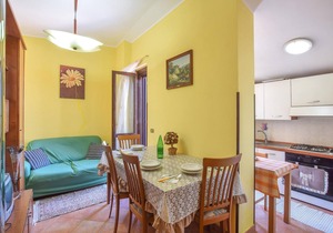 Gorgeous apartment in Ricadi with WiFi