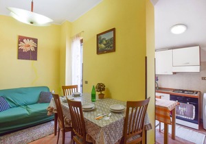 Gorgeous apartment in Ricadi with WiFi