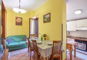 Gorgeous Apartment In Ricadi With Wifi
