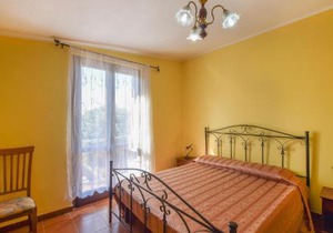 Gorgeous Apartment In Ricadi With Wifi