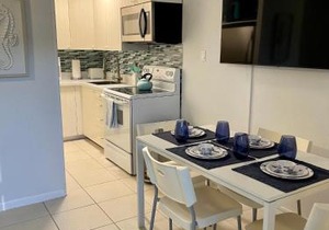 Gorgeous Beachy Chic Condo in Key Biscayne