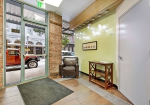 Gorgeous condo in Merchant Lofts by Hosteeva