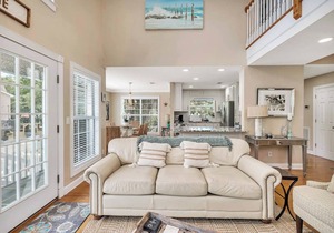 Gorgeous, family-perfect 3BR.3BA home with pool in the heart of St Simons Island