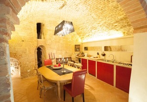 Gorgeous, Fully Renovated Town Home in Tuscan Town of Cetona