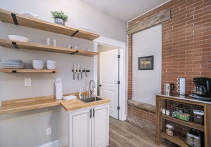 Gorgeous Guest Suite. Walk to Old Town & CSU!