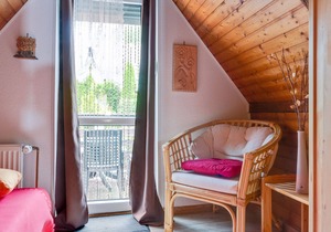 Gorgeous Holiday Home with Balcony, Garden Furniture, Grill