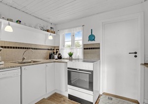 Gorgeous home in Fanø with kitchen
