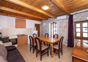 Gorgeous home in Lisane Tinjske