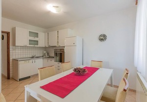 Gorgeous home in Vinjani Gornji