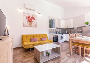 Gorgeous home in Mezquitilla with WiFi