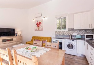 Gorgeous home in Mezquitilla with WiFi