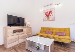 Gorgeous Home In Mezquitilla With Wifi