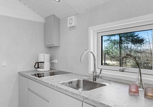 Gorgeous home in Nexø with WiFi