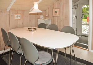 Gorgeous home in Oksbøl with WiFi