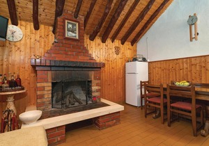 Gorgeous home in Pucisca with WiFi