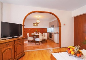Gorgeous home in Pucisca with WiFi