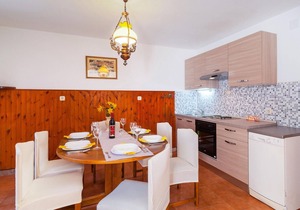 Gorgeous home in Pucisca with WiFi