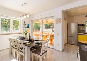 Gorgeous home in Pula with WiFi