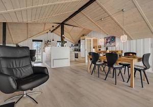 Gorgeous home in Rømø with kitchen