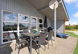 Gorgeous home in Ringkøbing with sauna