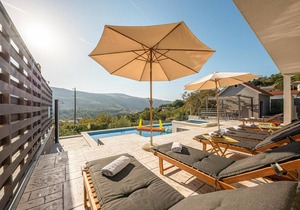 Gorgeous home in Srinjine