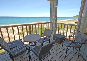 Gorgeous Lake Michigan Views! 2B/2B Beachfront Condo in Glen Arbor!