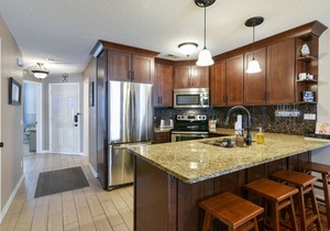 Gorgeous Lake View 3BR Condo~Near Marina~Pool~FREE TICKETS INCLUDED! (700EP)