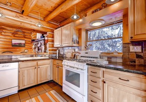Gorgeous Log Cabin in Alta with Outdoor Hot Tub and Wood Burning Fireplace