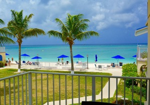 Gorgeous Ocean Views! In the Center of 7 Mile Beach! Walk to Most Everything!