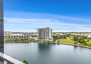 Gorgeous studio apartment opp Hospital