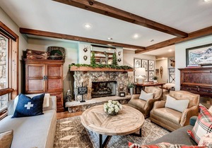 Gorgeous, True Ski-in/out Condo in Bear Paw Lodge with On-Site Pool & Hot Tub