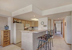 Gorgeous two bedroom Frisco condo. Unbeatable views of Lake Dillon.