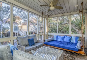 Gorgeous Updated Spinnaker! Walk to Beach, Club, Pools! 5 Stars! Amenity Cards!