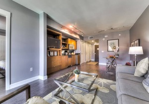 Gorgeous Views of the Lake, Mountains and Pool, Luxurious 1 bed 1 bath Apt.