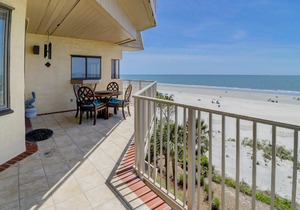 Gorgeous Views 4th Floor Direct Oceanfront Condo Updated with New furniture New floors