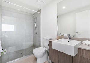 Gorgeous Water view 2brm apartment opp hospital