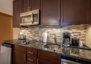 Gorgeous waterfront views, private balcony & A/C - Marina Cay Bayside Studio