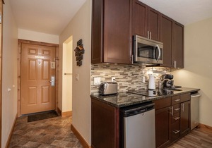Gorgeous waterfront views, private balcony & A/C - Marina Cay Bayside Studio
